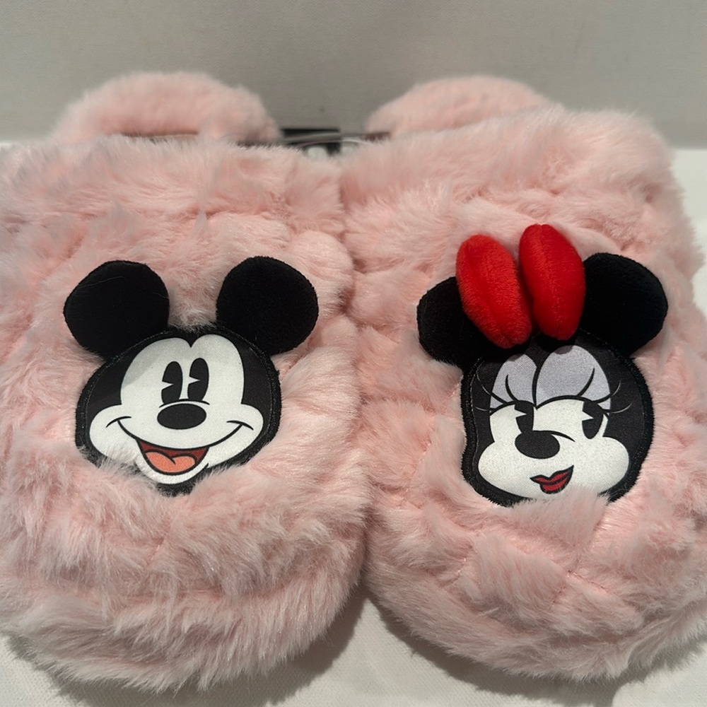 Disney Minnie Mouse House Slippers in baby Pink.